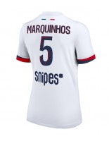 Ženske Nogometnih dresov Paris Saint-Germain Marquinhos #5 Gostujoči 2025-26 Kratki rokavi Ženske Nogometnih dresov Paris Saint-Germain Marquinhos #5 Gostujoči 2025-26 Kratki rokavi